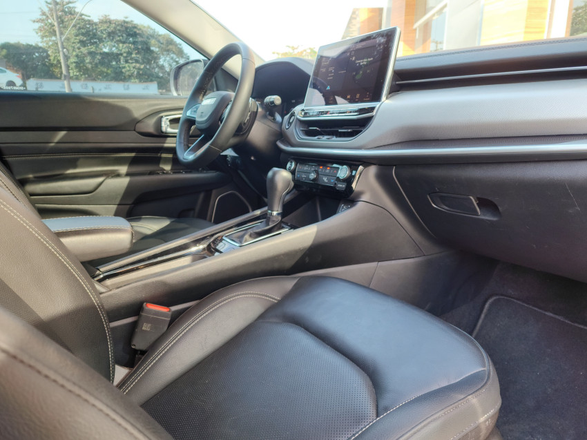 jeep compass 1.3 t270 turbo flex longitude at6 4p automatico 2025