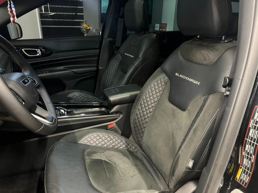 jeep commander 2.0 hurricane 4 turbo gasolina blackhawk at9 4p automatico 2025