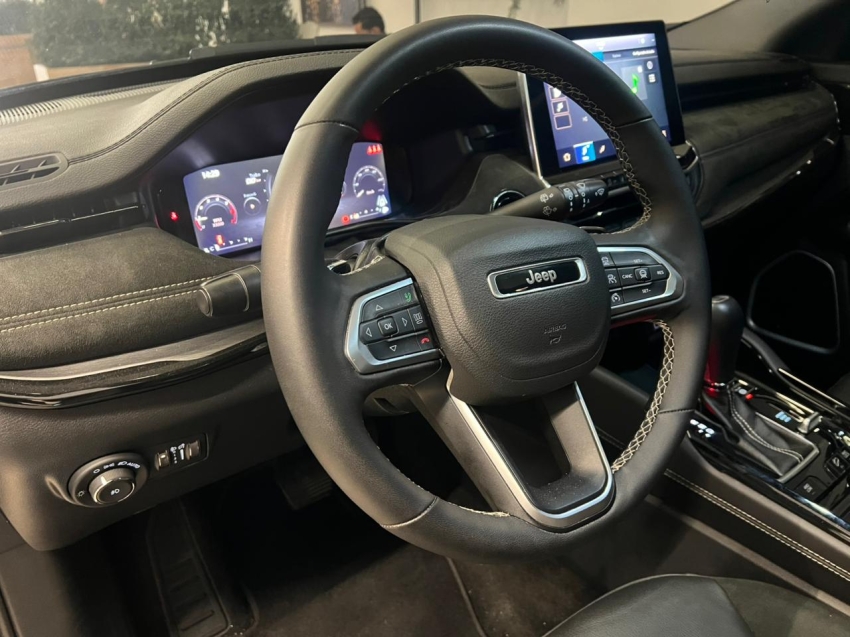 jeep commander 2.0 hurricane 4 turbo gasolina blackhawk at9 4p automatico 2025