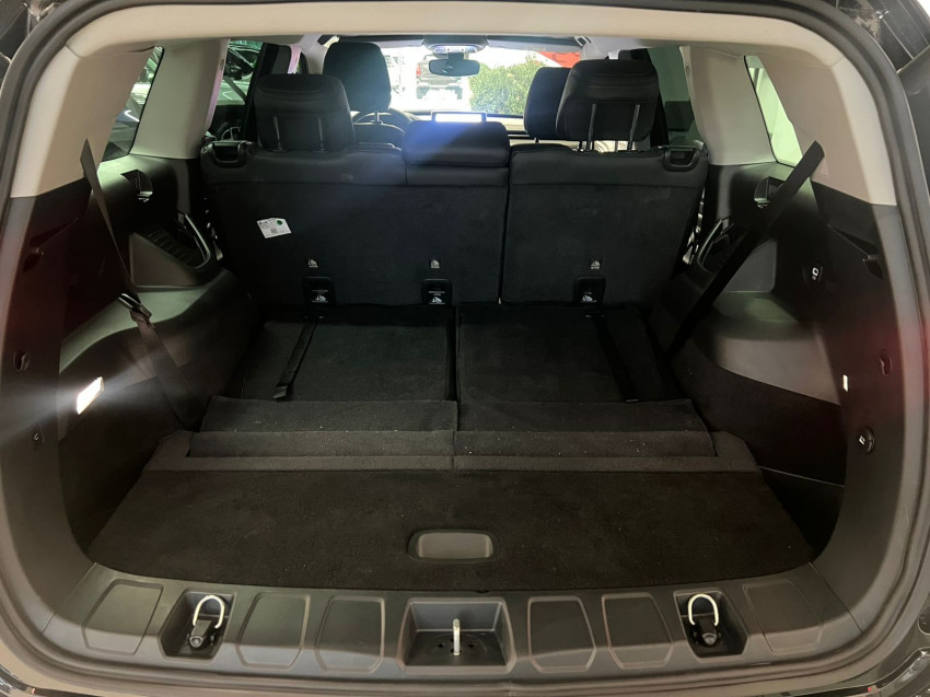 jeep commander 1.3 t270 turbo flex longitude at6 4p automatico 2025 jeep commander 1.3 t270 turbo flex longitude at6 4p automatico 2025