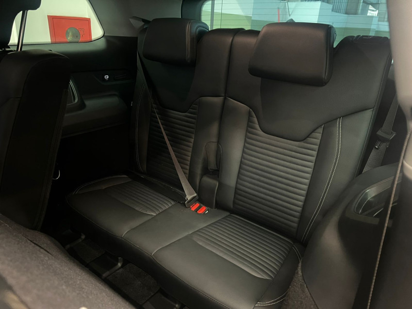 jeep commander 1.3 t270 turbo flex longitude at6 4p automatico 2025 jeep commander 1.3 t270 turbo flex longitude at6 4p automatico 2025
