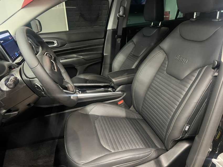 jeep commander 1.3 t270 turbo flex longitude at6 4p automatico 2025 jeep commander 1.3 t270 turbo flex longitude at6 4p automatico 2025