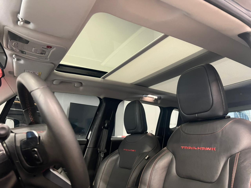 jeep renegade 1.3 t270 turbo flex trailhawk 4x4 at9 4p automatico 2024