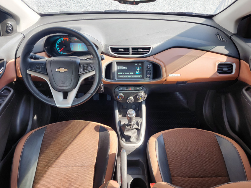 chevrolet onix 1.4 mpfi activ 8v flex 4p man 18/18 seminovo chevrolet onix 1.4 mpfi activ 8v flex 4p man 18/18 seminovo