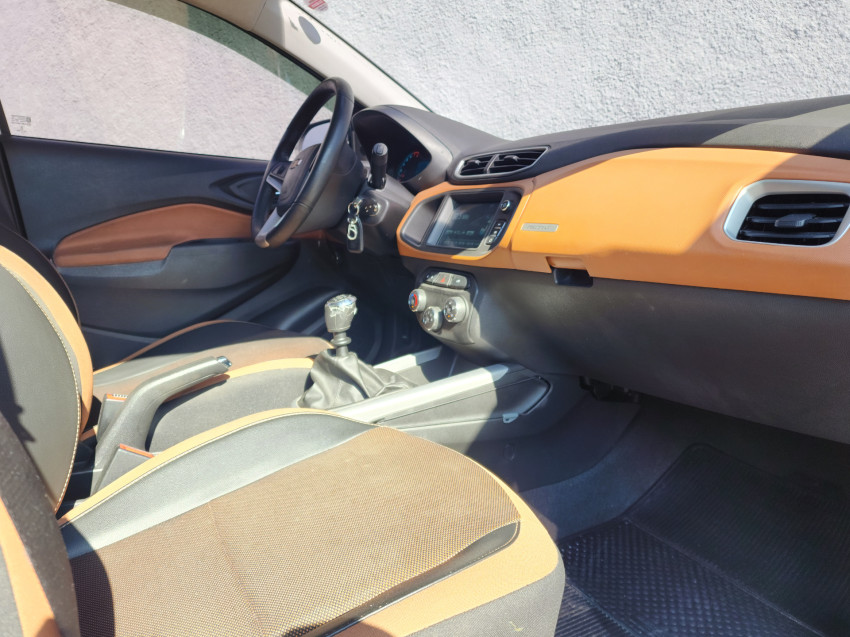 chevrolet onix 1.4 mpfi activ 8v flex 4p man 18/18 seminovo chevrolet onix 1.4 mpfi activ 8v flex 4p man 18/18 seminovo