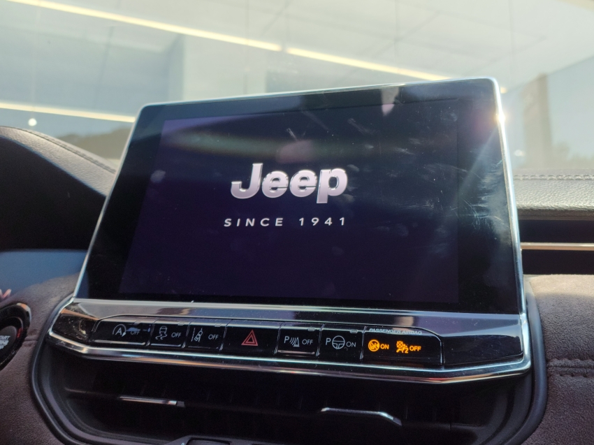 jeep commander 1.3 t270 turbo flex overland at6 22/22 seminovo jeep commander 1.3 t270 turbo flex overland at6 22/22 seminovo