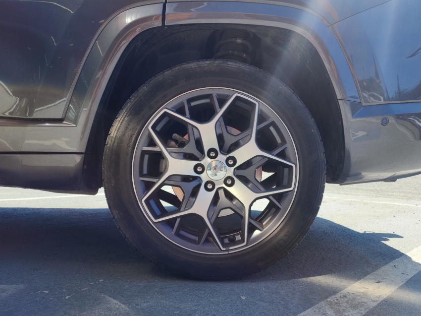 jeep commander 1.3 t270 turbo flex overland at6 22/22 seminovo jeep commander 1.3 t270 turbo flex overland at6 22/22 seminovo