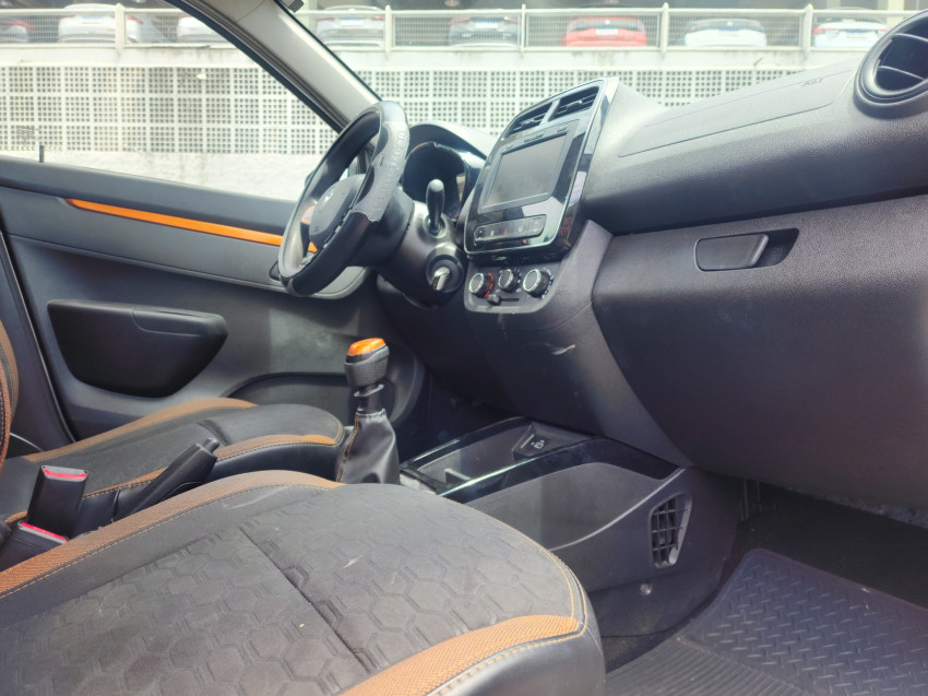 renault kwid 1.0 12v sce flex outsider man 21/22 seminovo12