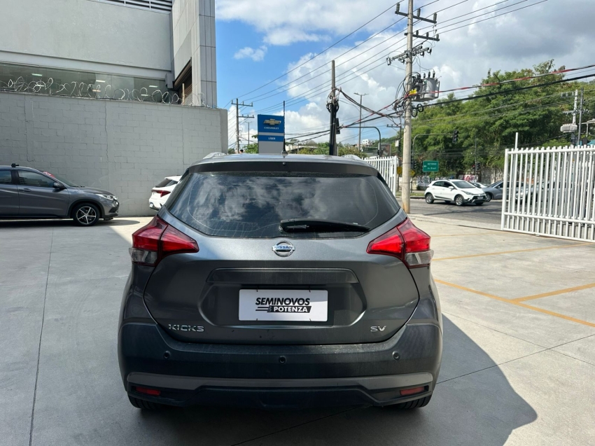 nissan kicks 1.6 16v flexstart sv 4p xtronic 19/20 seminovo4