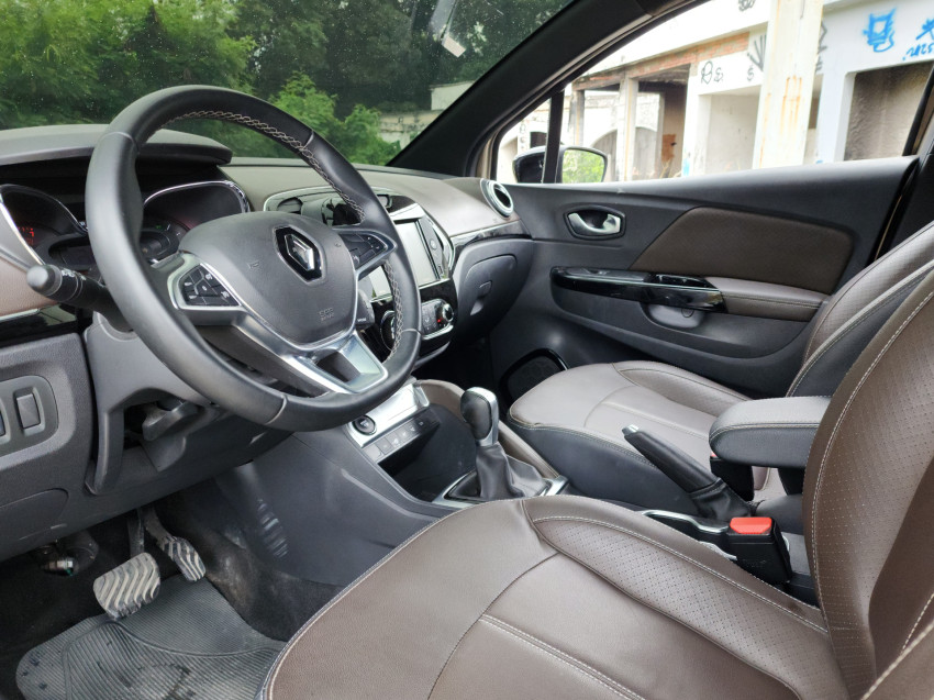 renault captur 1.3 tce flex iconic x-tronic 21/22 seminovo5