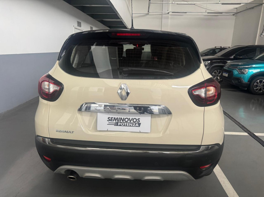 renault captur 2.0 16v hi-flex intense at 17/18 seminovo4