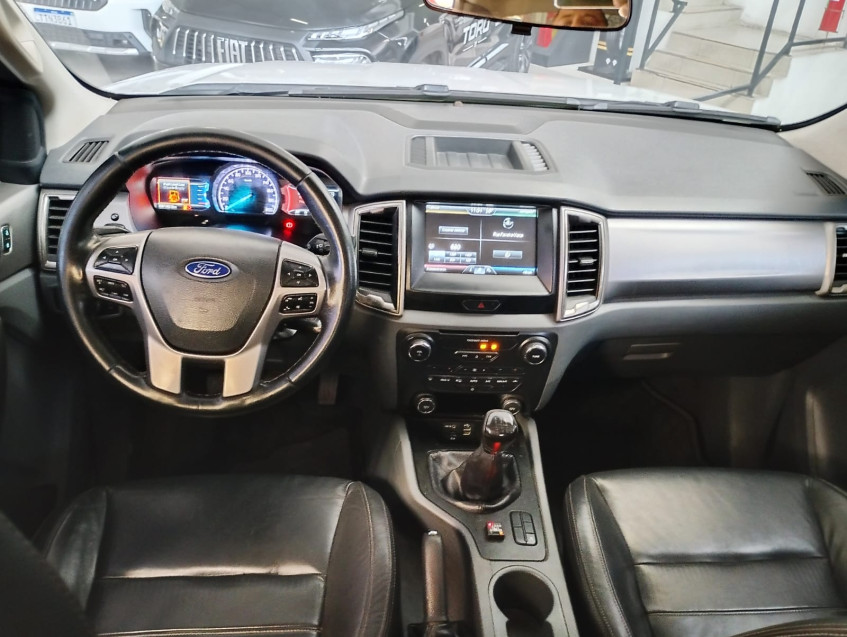 ford ranger 2.5 xlt 4x2 cd 16v flex 4p man 17/17 seminovo6