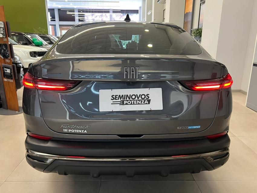 fiat fastback 1.0 turbo 200 hybrid impetus cvt 25/26 seminovo4