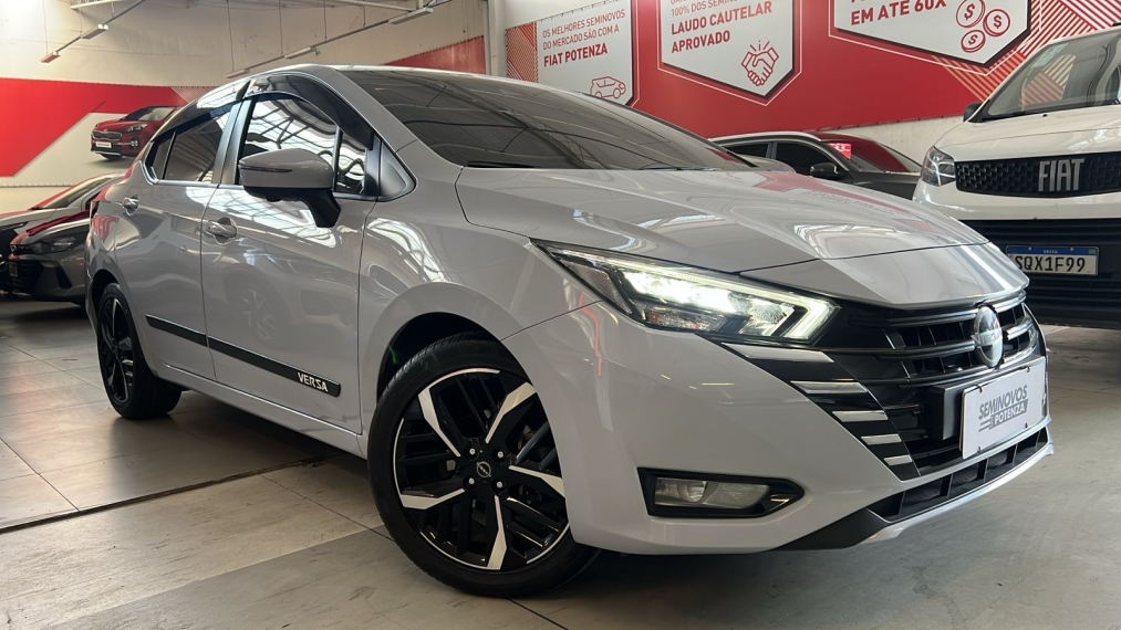 nissan versa 1.6 16v flex exclusive xtronic 23/24 seminovo