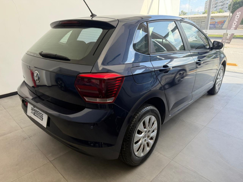 volkswagen polo 1.0 mpi total flex man 18/18 seminovo3