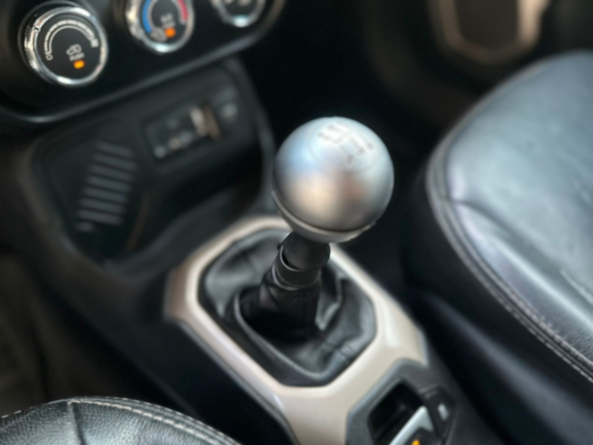jeep renegade 1.8 16v flex 4p man 16/17 seminovo11