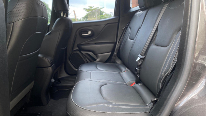 renagade 1.3 turbo automatico longitude 4x2 t270 6 marchas super novo revisado baixa km4