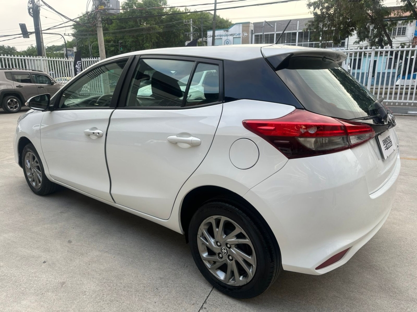 toyota yaris 1.5 16v flex xs multidrive 24/25 seminovo5