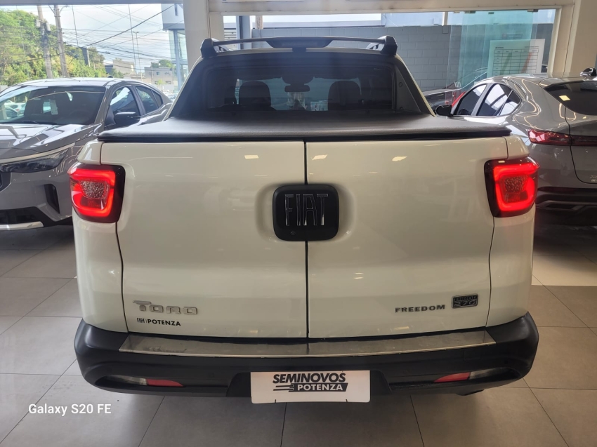 fiat toro 1.3 turbo 270 flex freedom at6 23/24 seminovo4
