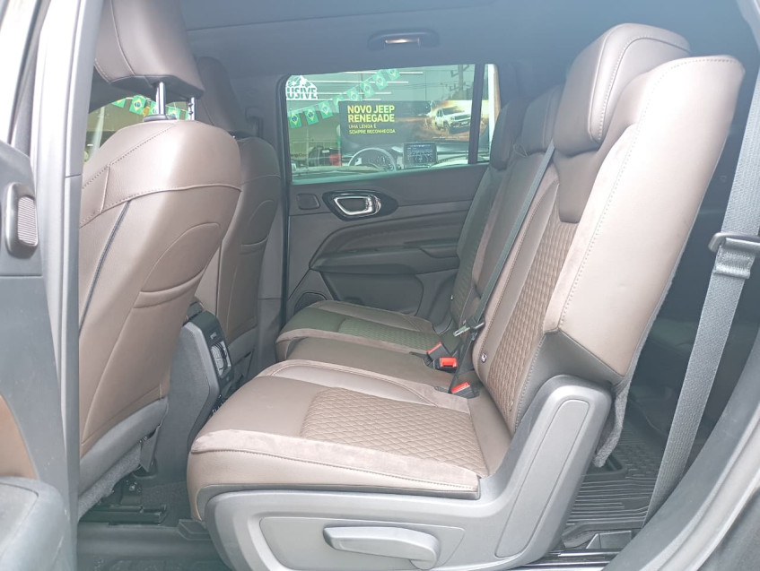 jeep commander 2.0 td380 turbo diesel overland at9 24/25 seminovo12