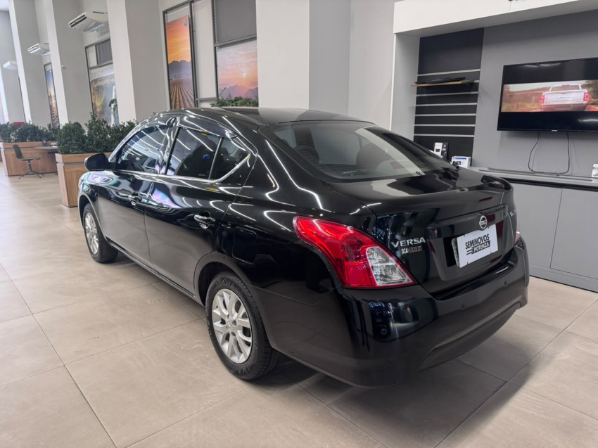 nissan versa 1.6 manual flex sedan modelo sv baixa km super novo5