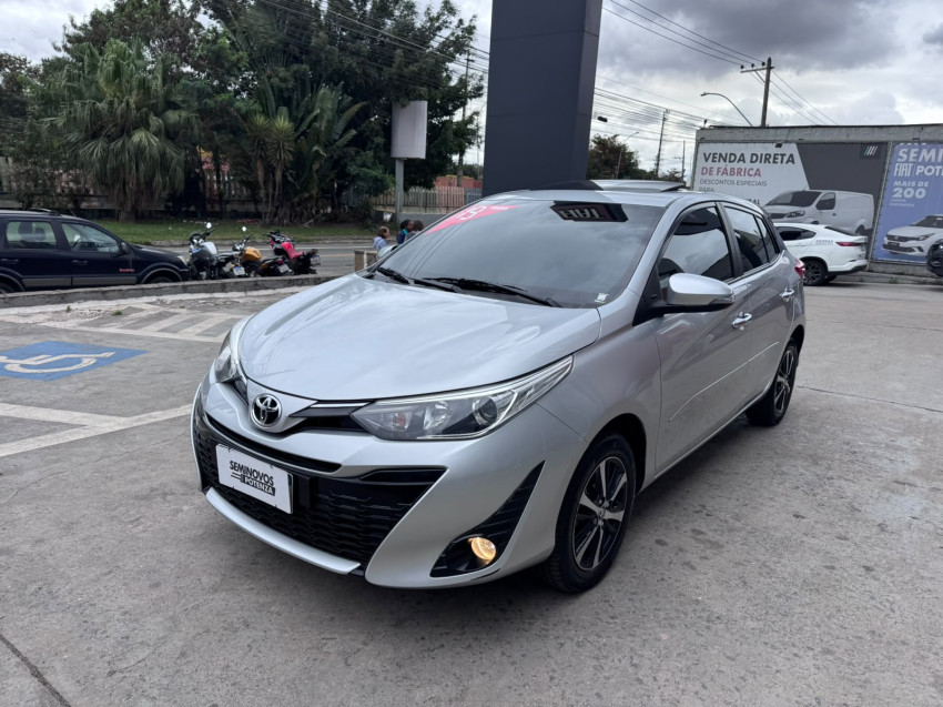 toyota yaris hatch xls 1.5 motor com teto solar10
