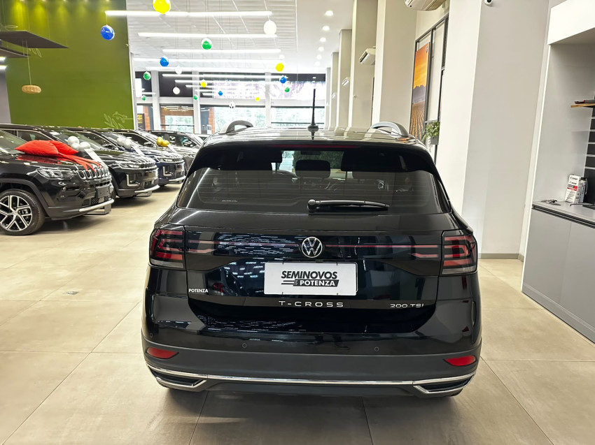 volkswagen t-cross 1.0 200 tsi total flex comfortline at 21/22 seminovo4
