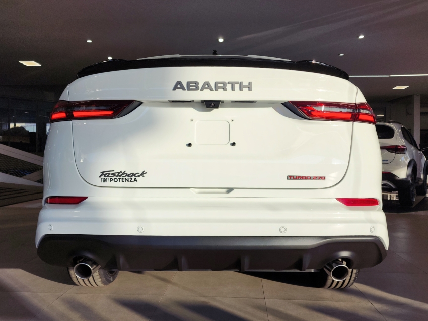 fiat fastback 1.3 turbo 270 flex abarth at6 26/26 0km18