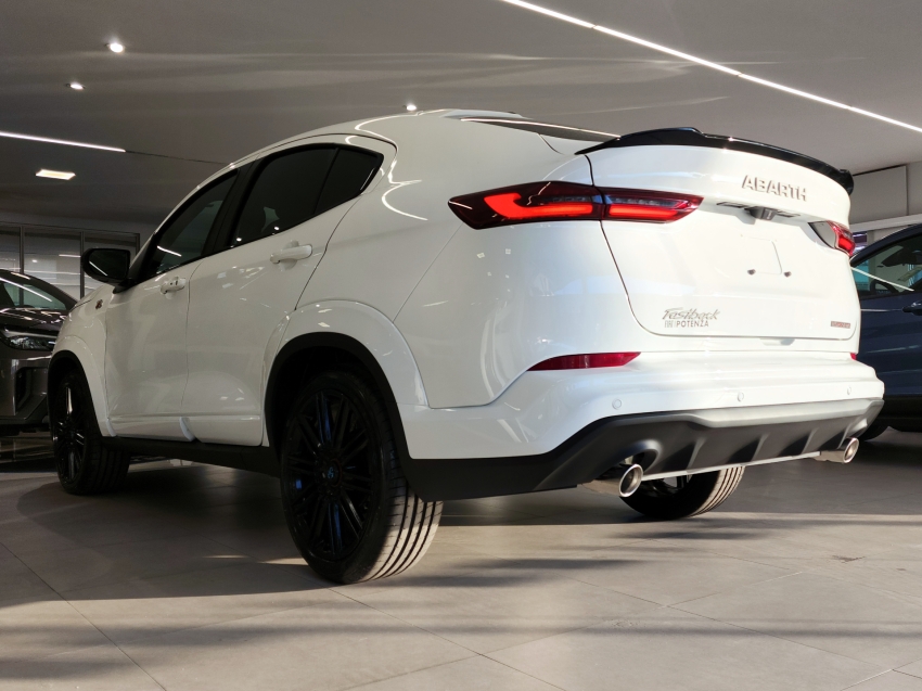 fiat fastback 1.3 turbo 270 flex abarth at6 26/26 0km19