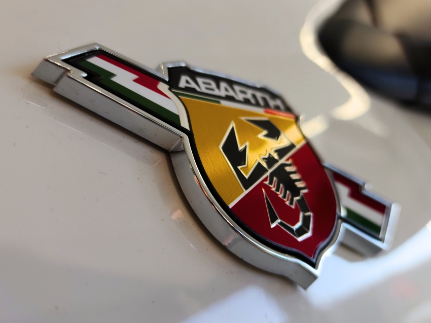 fiat fastback 1.3 turbo 270 flex abarth at6 26/26 0km7