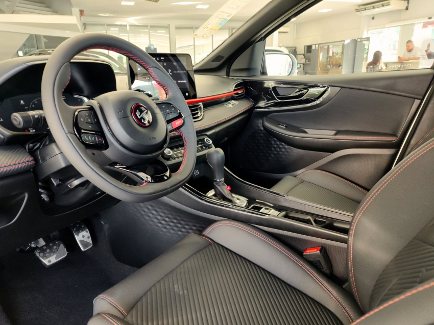fiat fastback 1.3 turbo 270 flex abarth at6 26/26 0km3