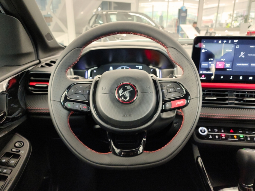 fiat fastback 1.3 turbo 270 flex abarth at6 26/26 0km6