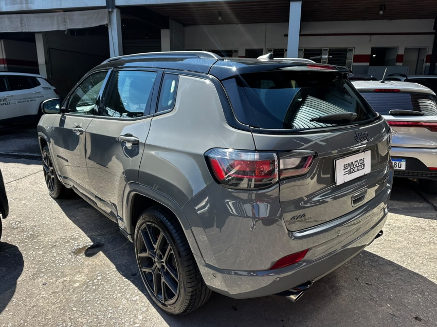 JEEP COMPASS 2.0 HURRICANE 4 TURBO GASOLINA BLACKHAWK AT9 25/26 SEMINOVO5