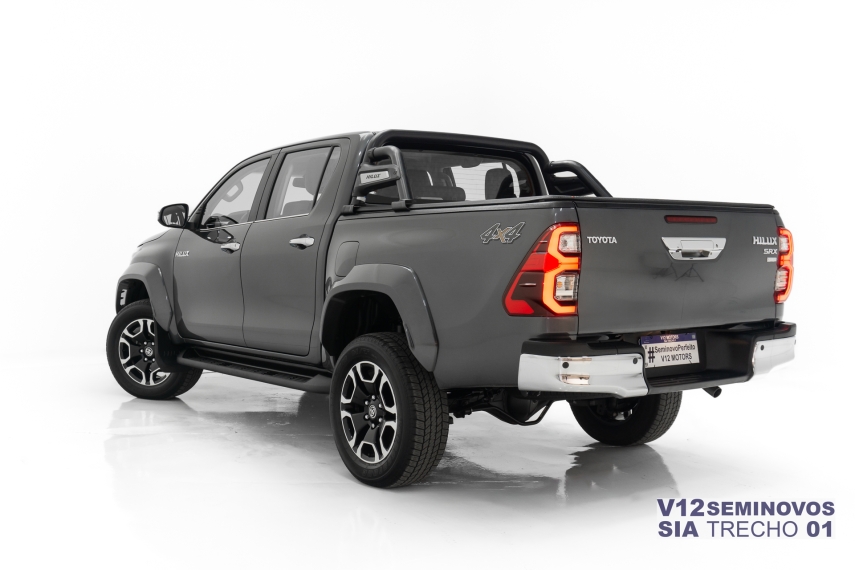 toyota hilux 2.8 d-4d turbo diesel cd srx plus 4x4 automatico 2.7 5p 2024