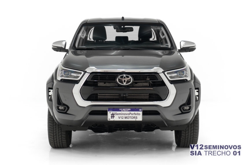 toyota hilux 2.8 d-4d turbo diesel cd srx plus 4x4 automatico 2.7 5p 2024