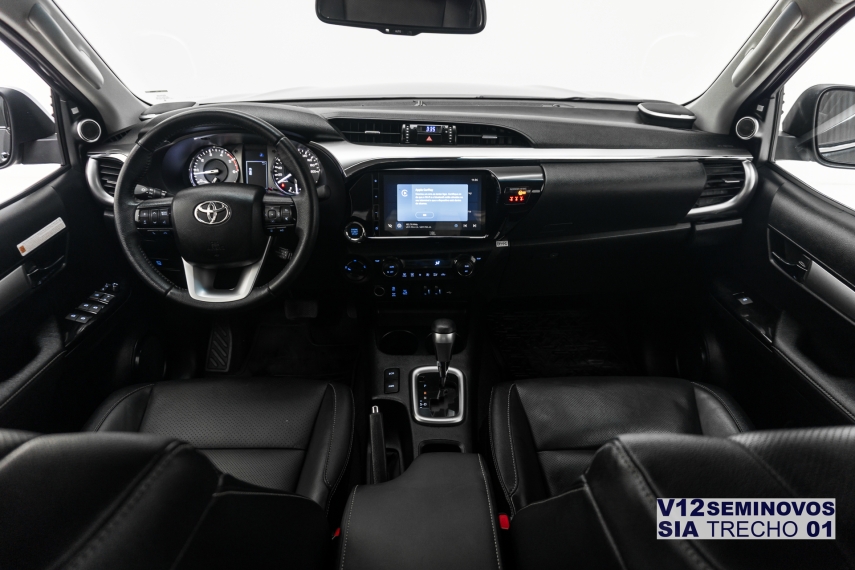 toyota hilux 2.8 d-4d turbo diesel cd srx plus 4x4 automatico 2.7 5p 2024