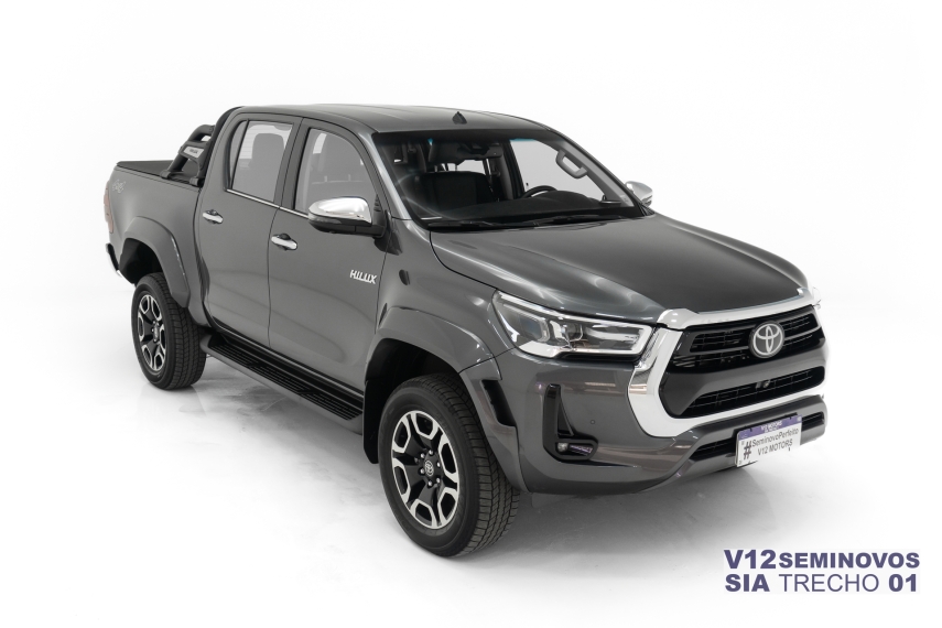 toyota hilux 2.8 d-4d turbo diesel cd srx plus 4x4 automatico 2.7 5p 2024