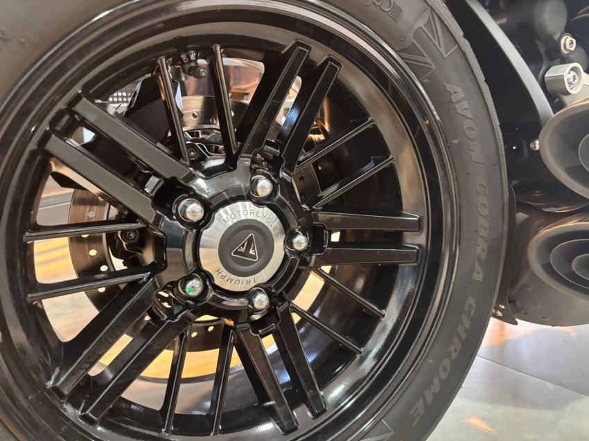 triumph rocket iii r2500 2400 gasolina manual 2021