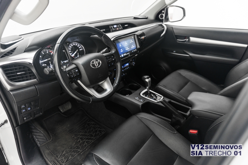 toyota hilux 2.8 d-4d turbo diesel cd srx plus 4x4 automatico 5p 202410