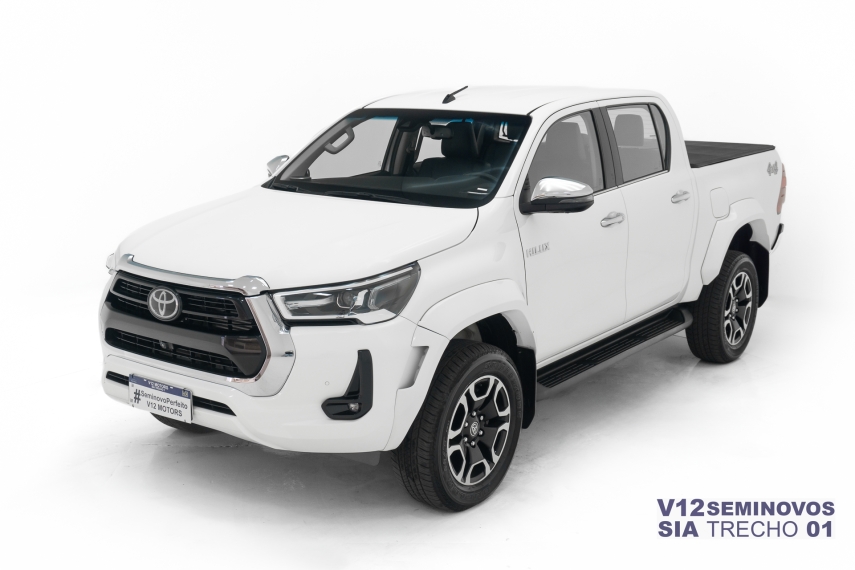 toyota hilux 2.8 d-4d turbo diesel cd srx plus 4x4 automatico 5p 2024