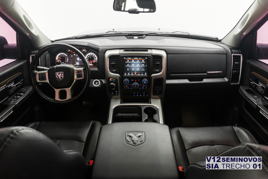 ram classic 5.7 v8 gasolina laramie night edition cd 4x4 automatico 4p 202211