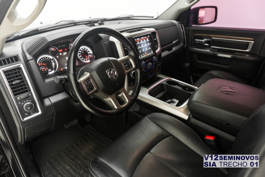 ram classic 5.7 v8 gasolina laramie night edition cd 4x4 automatico 4p 202210