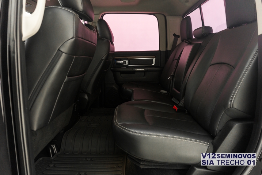 ram classic 5.7 v8 gasolina laramie night edition cd 4x4 automatico 4p 202213