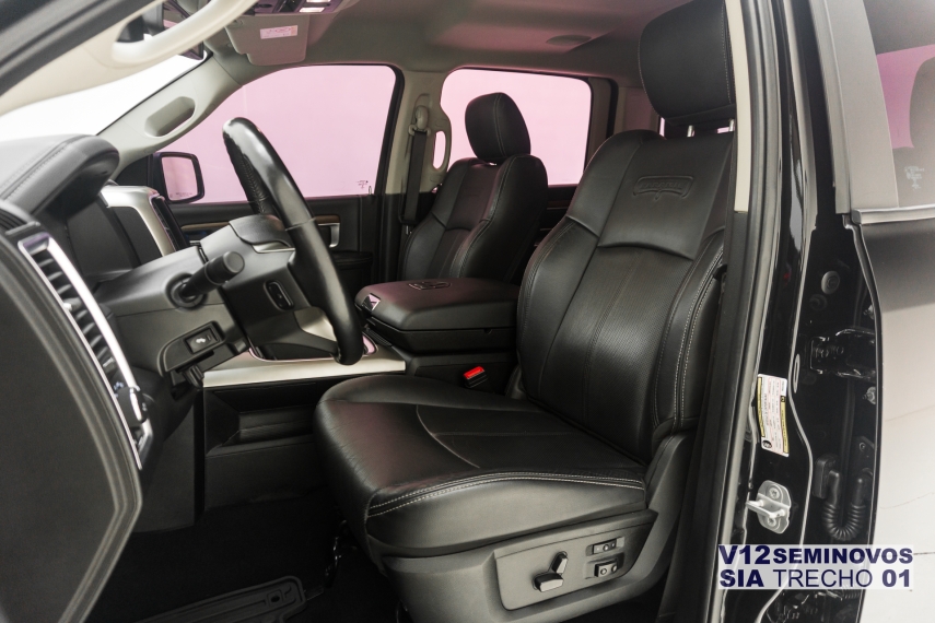 ram classic 5.7 v8 gasolina laramie night edition cd 4x4 automatico 4p 20229