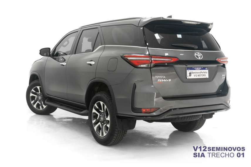 toyota hilux sw4 2.8 d-4d turbo diesel srx platinum 7l 4x4 automatico 5p 20257