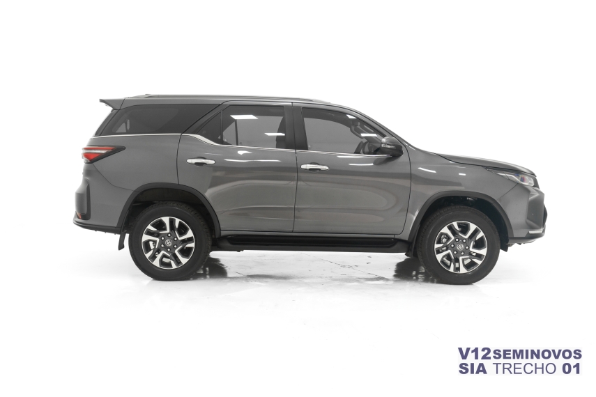 toyota hilux sw4 2.8 d-4d turbo diesel srx platinum 7l 4x4 automatico 5p 20256