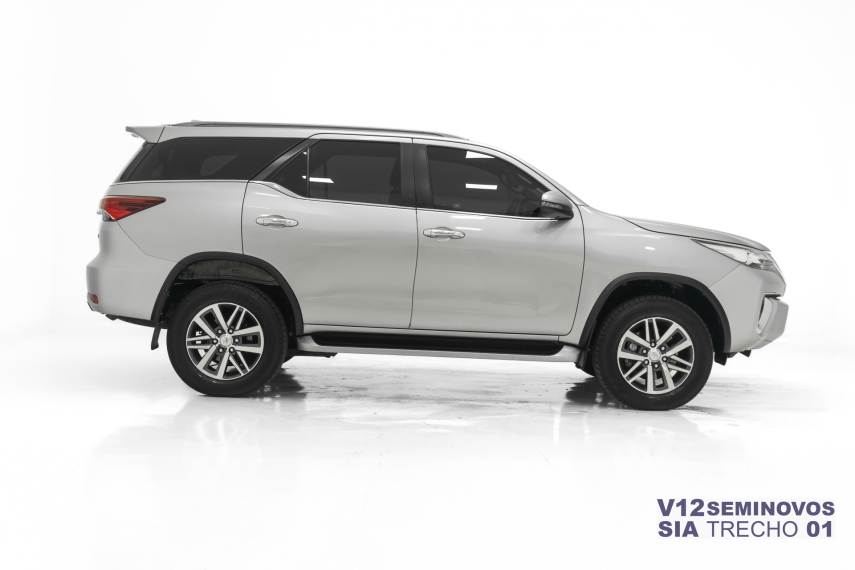 toyota hilux sw4 2.8 srx 4x4 7 lugares 16v turbo intercooler diesel 4p automatico 5p 20206