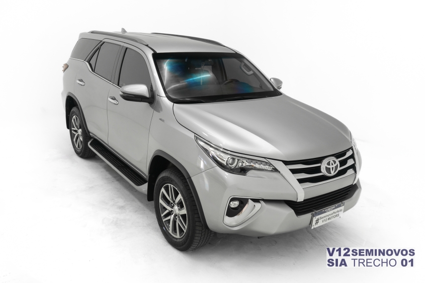 toyota hilux sw4 2.8 srx 4x4 7 lugares 16v turbo intercooler diesel 4p automatico 5p 20203