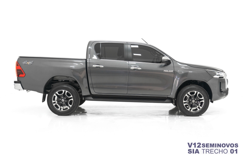 toyota hilux 2.8 d-4d turbo diesel cd srx 4x4 automatico 5p 20256