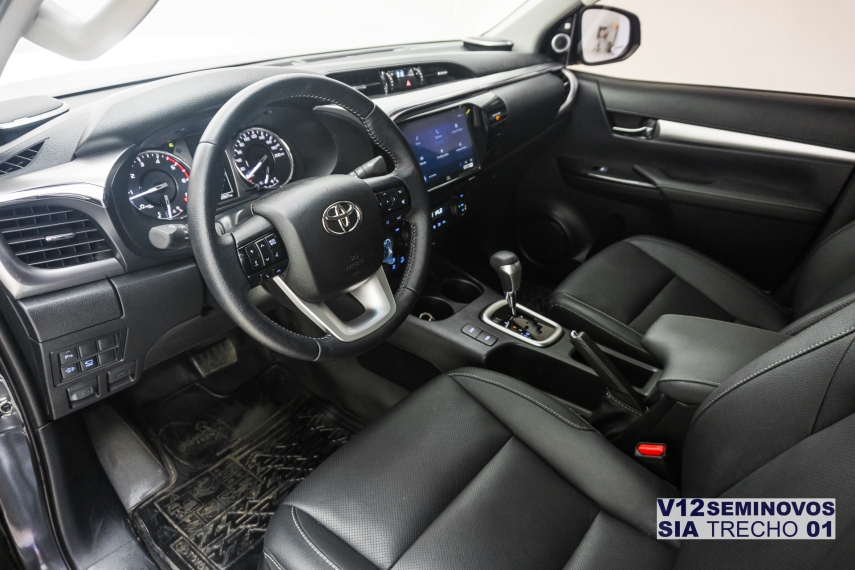 toyota hilux 2.8 d-4d turbo diesel cd srx 4x4 automatico 5p 202510